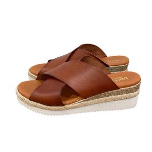 Bertuchi Women's Brown Leather Sandals. EU 37